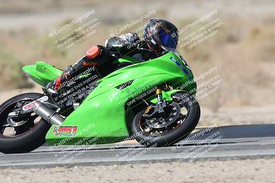 media/Oct-05-2025-CVMA (Sun) [[beeef4f201]]/Race 5-Amateur Supersport Open (Holeshot)/